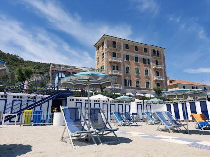Hotel Monique Noli Dış mekan fotoğraf