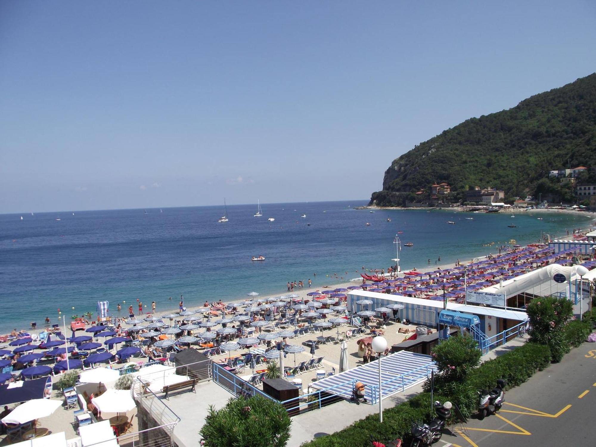 Hotel Monique Noli Dış mekan fotoğraf