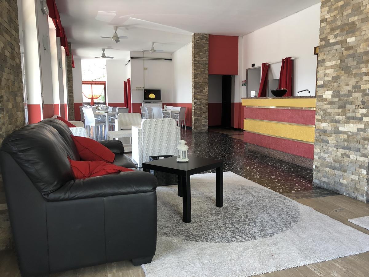 Hotel Monique Noli Dış mekan fotoğraf