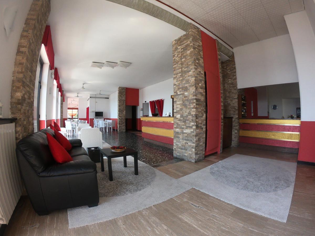 Hotel Monique Noli Dış mekan fotoğraf