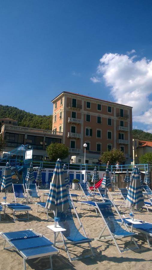 Hotel Monique Noli Dış mekan fotoğraf