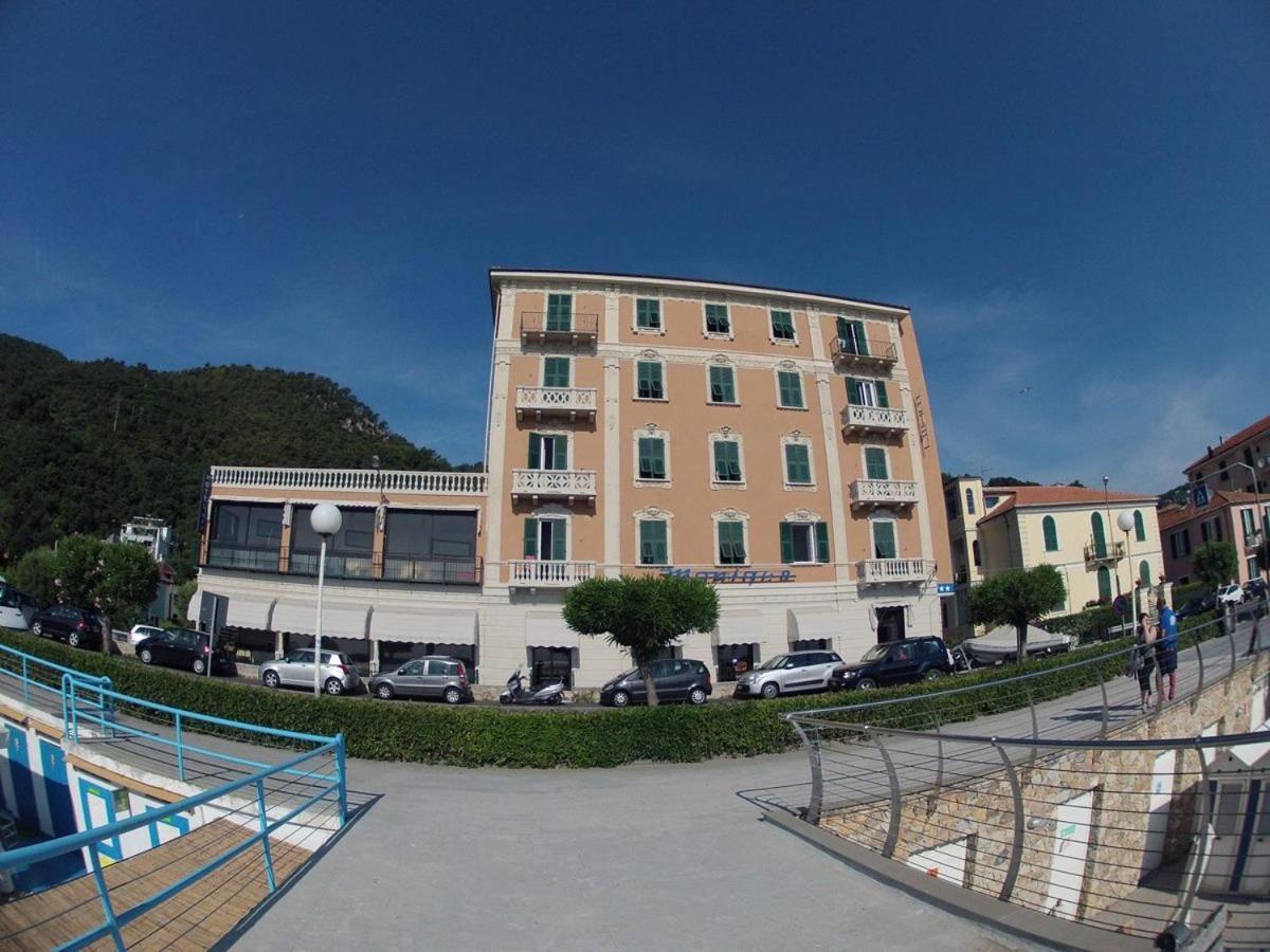 Hotel Monique Noli Dış mekan fotoğraf